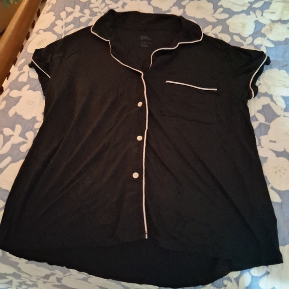 stars above Other - stars above Black Short Sleeve Button-Front Pajama Top with White Piping